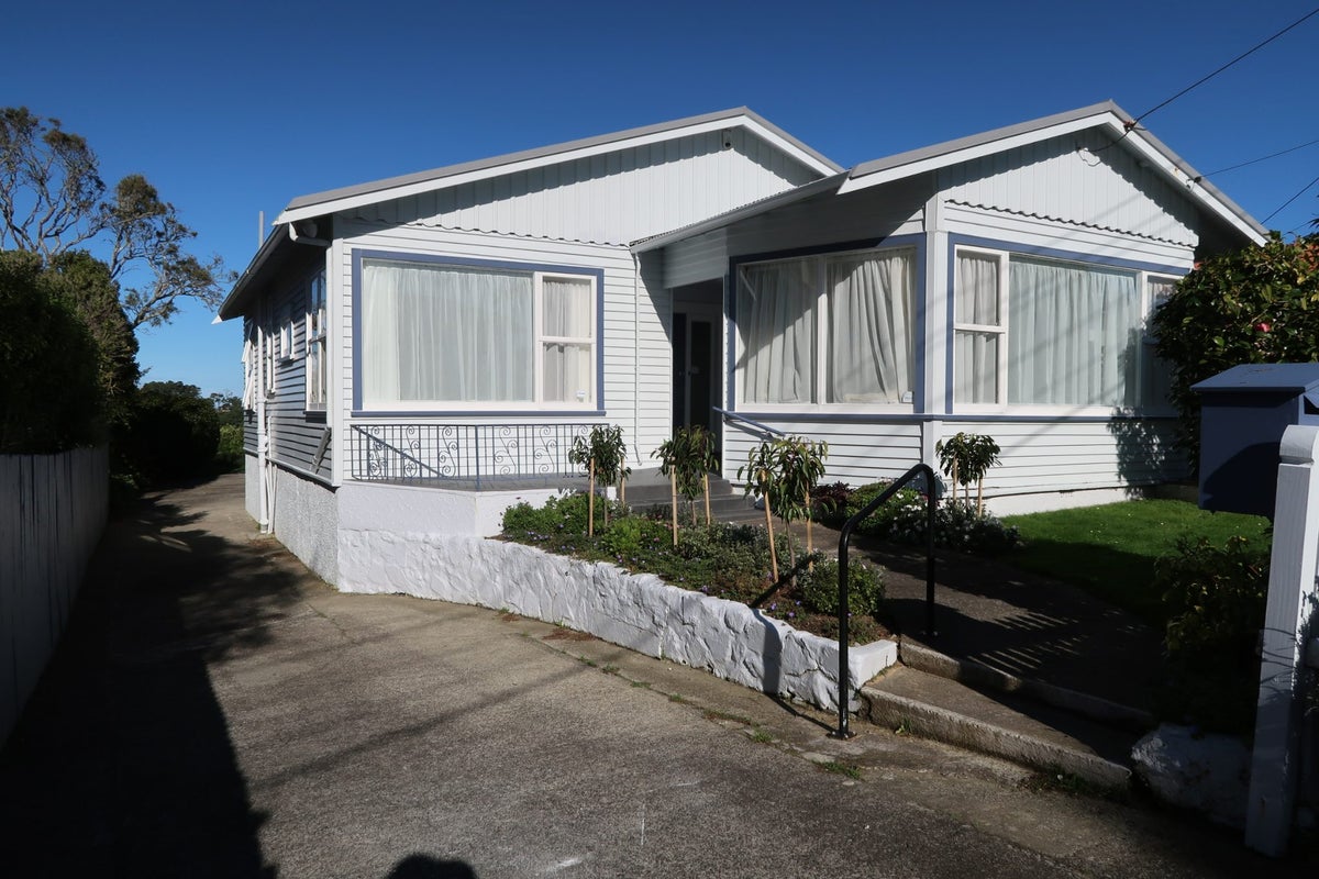 127 Messines Road, Karori, Wellington - Carousel 1