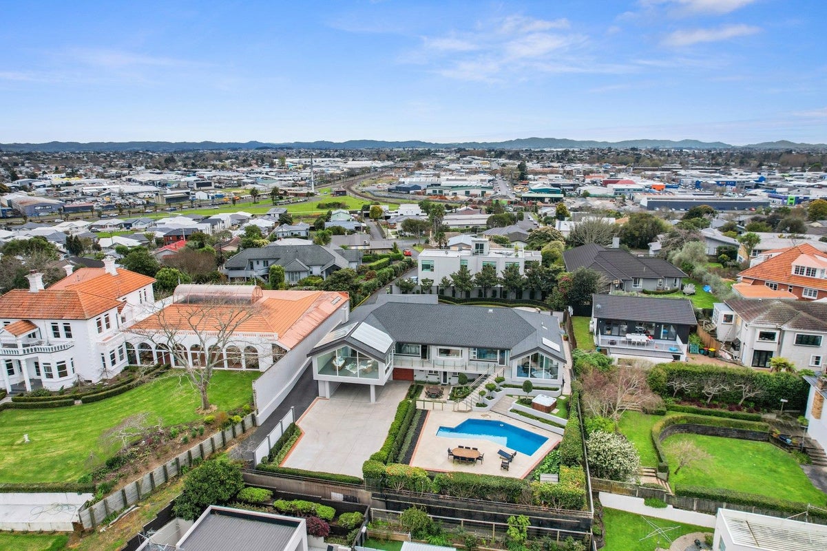 37 Queens Avenue, Frankton, Hamilton - Carousel 38