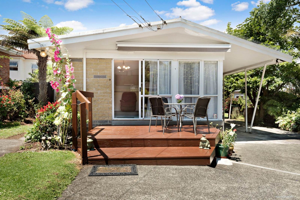 1/888 Mount Eden Road, Three Kings, Auckland - Carousel 1