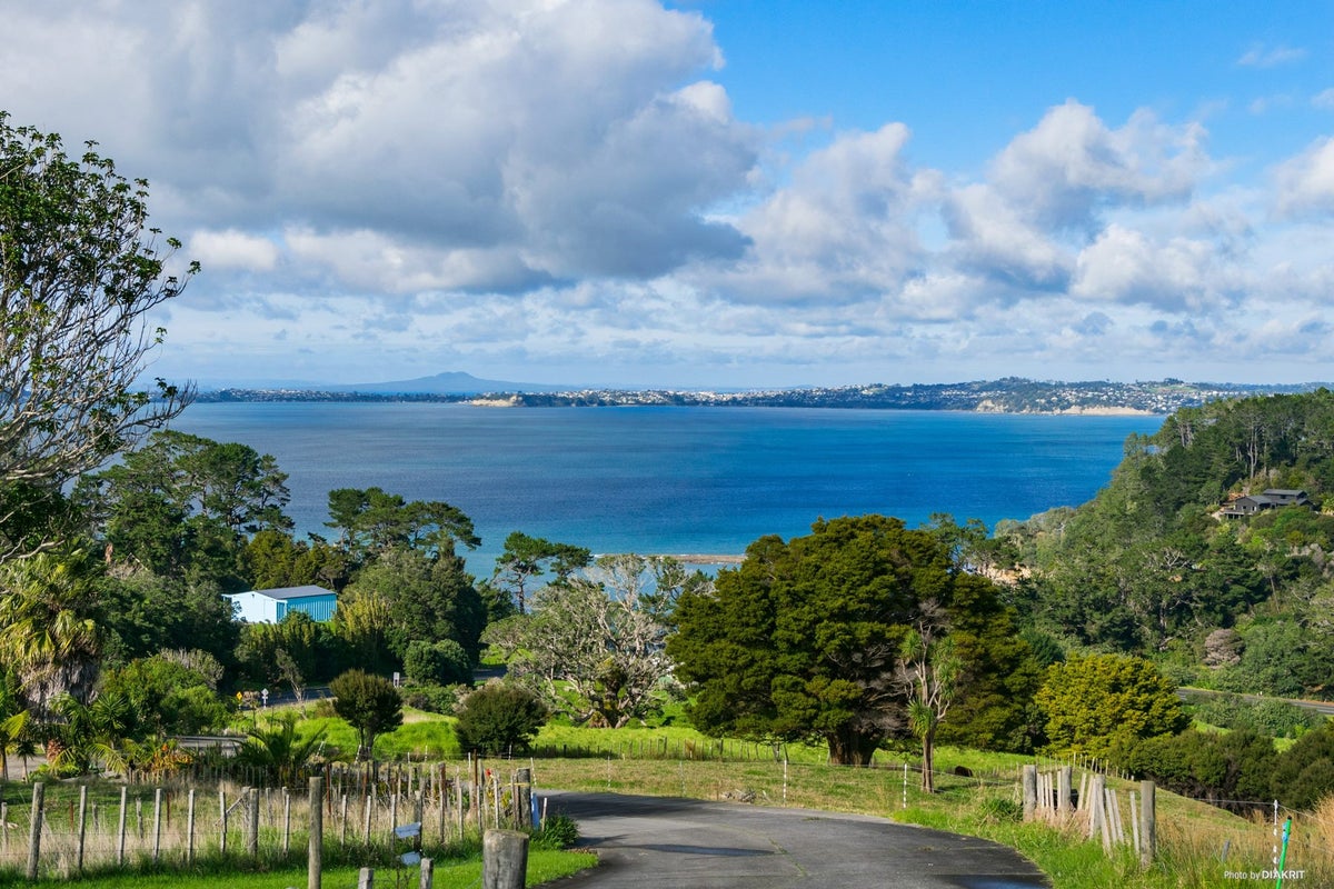 997 Hibiscus Coast Highway, Waiwera, Orewa - Carousel 1