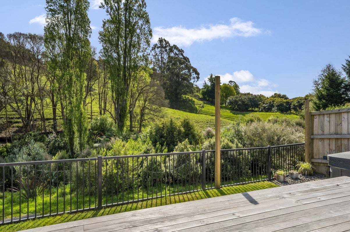 17 Arohena Court, Ohauiti, Tauranga - Carousel 1
