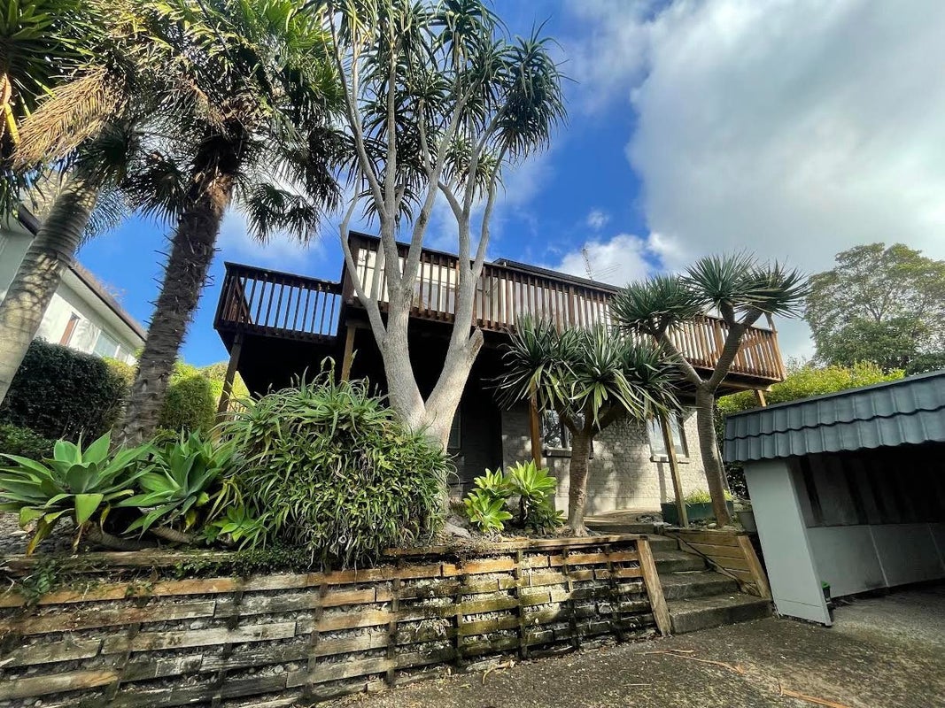 60 Beulah Avenue, Rothesay Bay, Auckland - Carousel 1