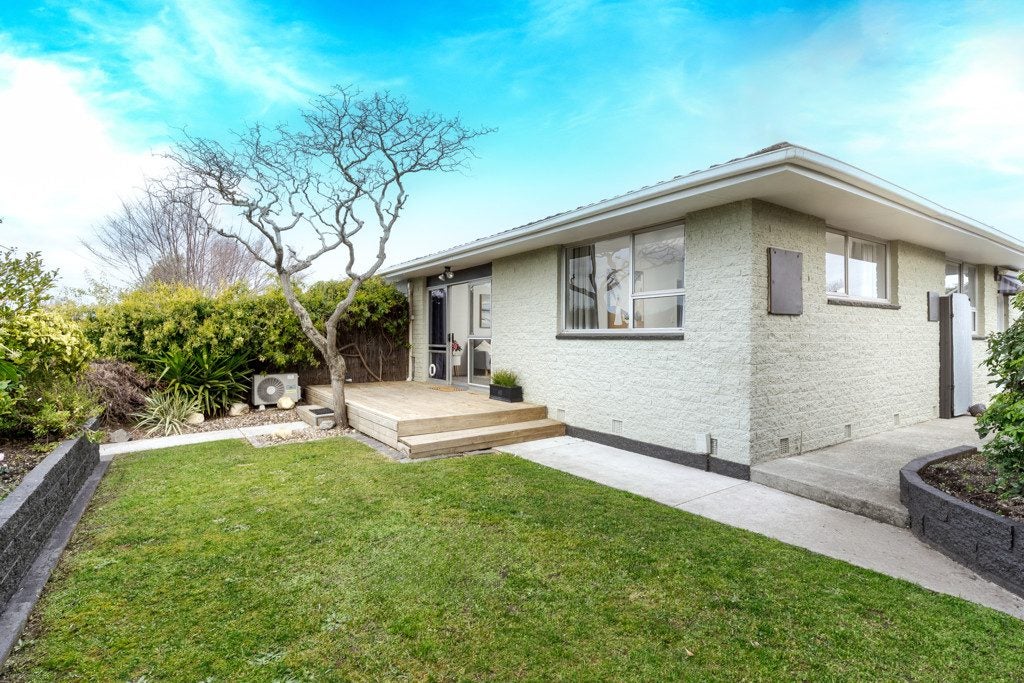 2/18 Oakhampton Street, Hornby, Christchurch - Carousel 1