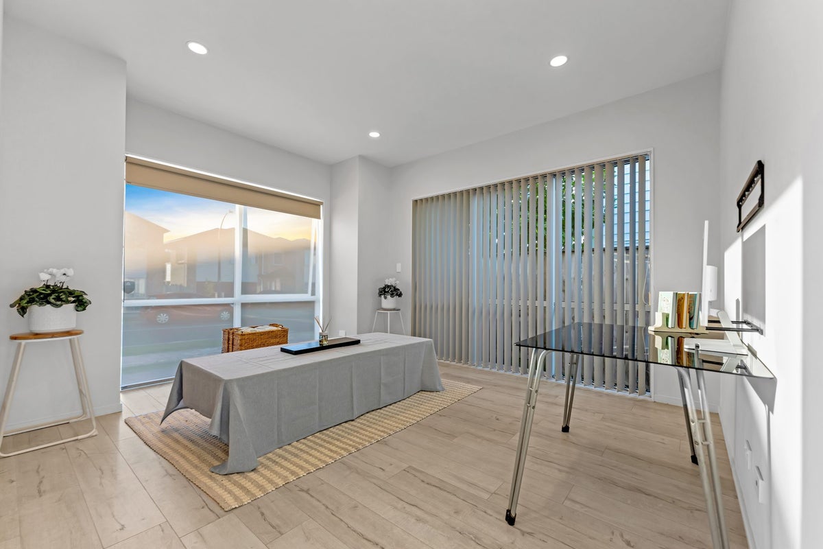 38 Calcite Avenue, Flat Bush, Auckland - Carousel 2