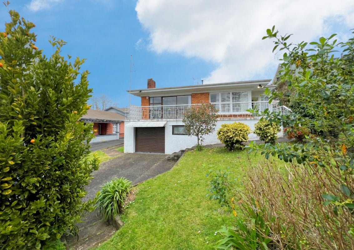 4 Pembroke Lane, Hamilton Lake, Hamilton - Carousel 2