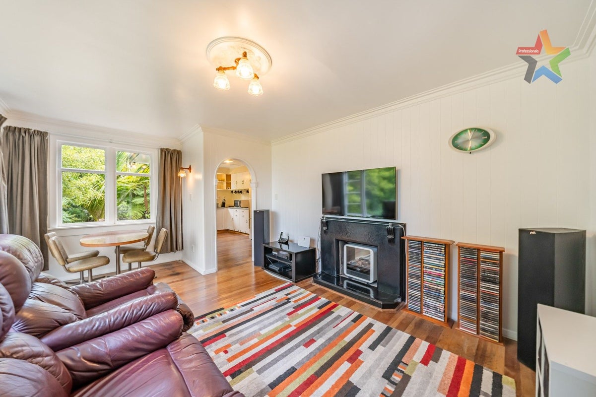 4 Powell Road, Kelson, Lower Hutt - Carousel 2