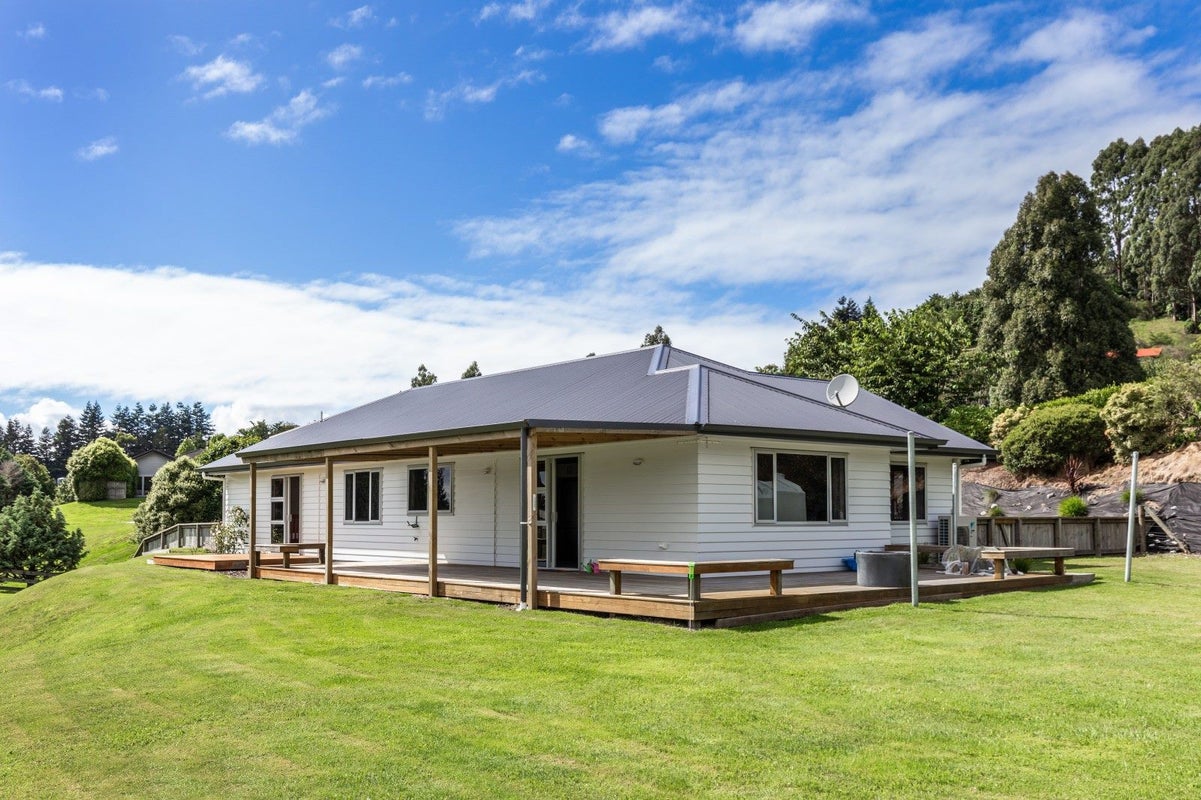50 Ramsay Drive, Acacia Bay, Taupo - Carousel 2