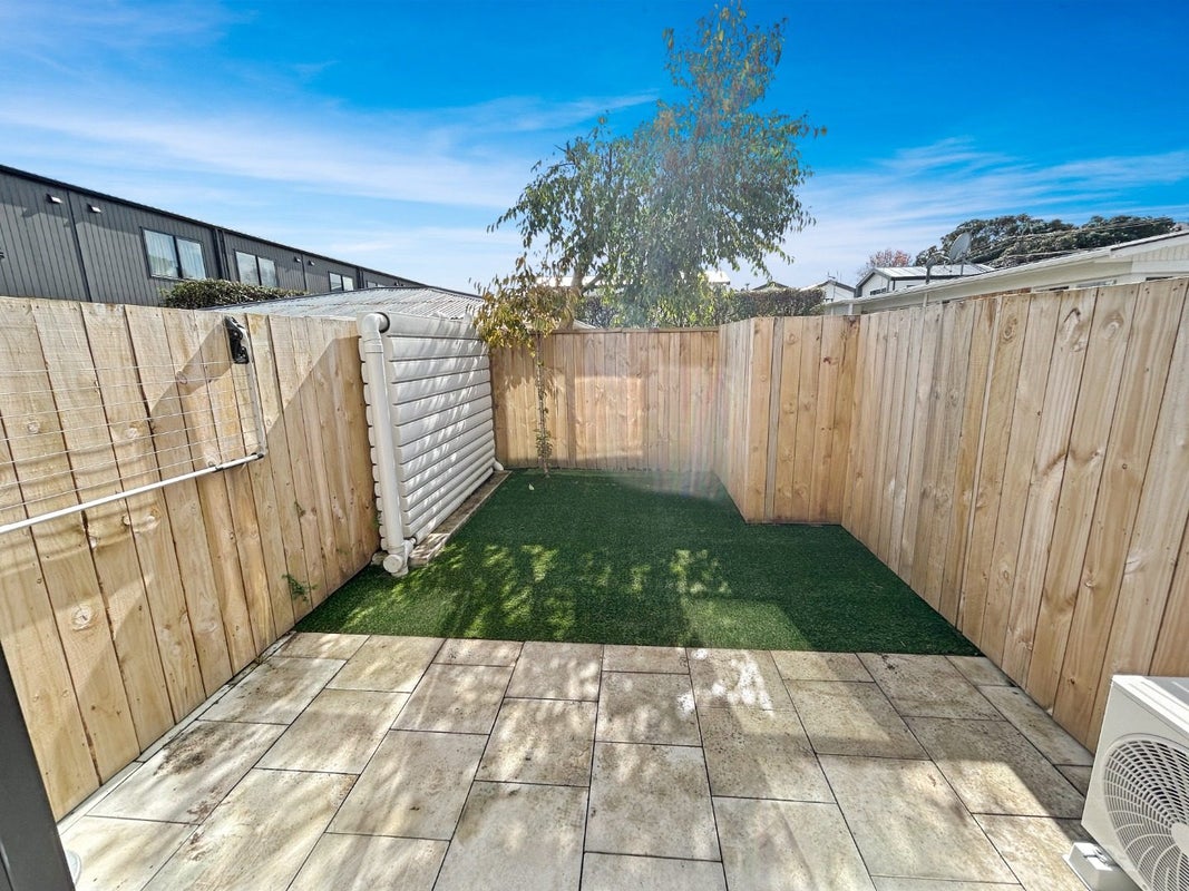4/18 Graham Avenue, Te Atatu Peninsula, Auckland - Carousel 13