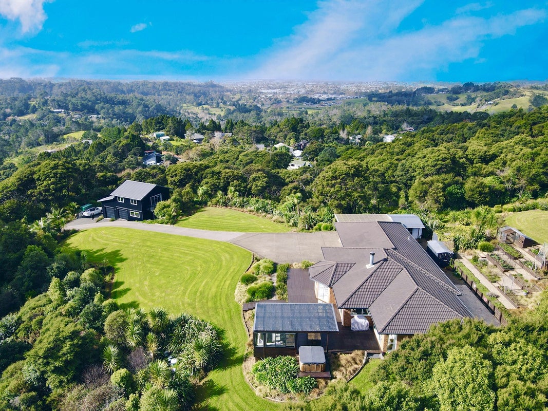 26A Awhiorangi Promenade, Swanson, Auckland - Carousel 2