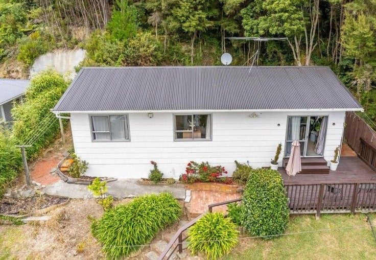 4 John Street, Stokes Valley, Lower Hutt - Carousel 1