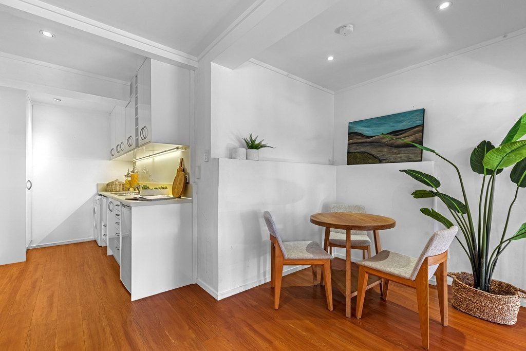 60 Peter Terrace, Castor Bay, Auckland - Carousel 2