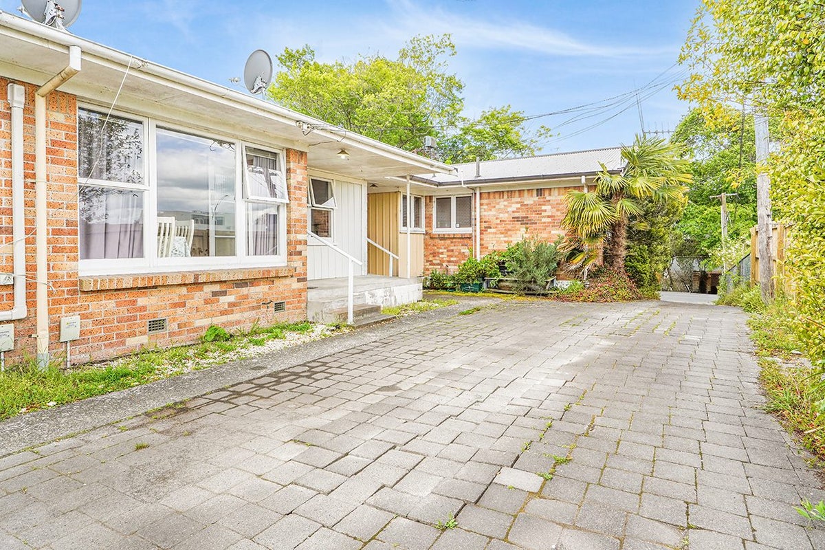 3/3 Puutikitiki Street, Hamilton East, Hamilton - Carousel 1