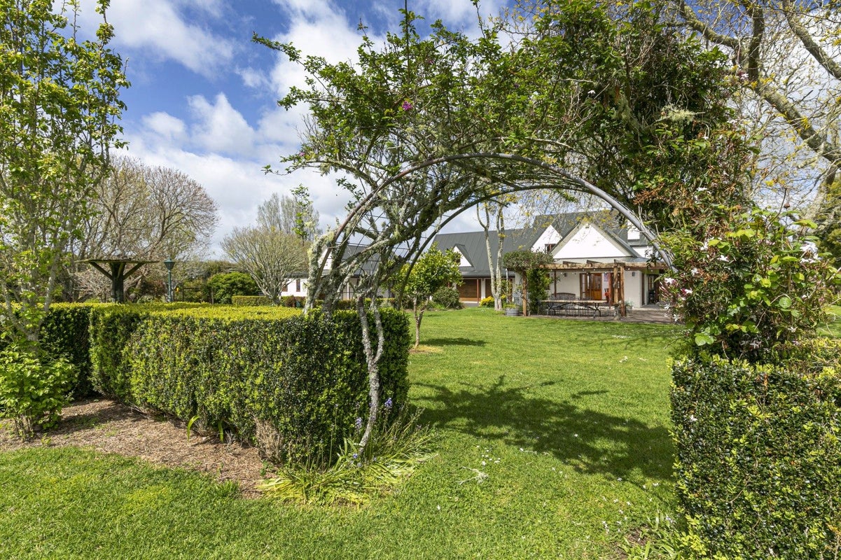 15 Sunnyside Road, Albany - Carousel 1