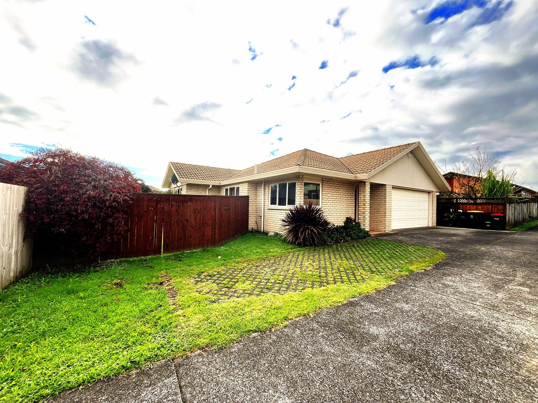 52 Huntington Drive, Huntington Park, Auckland - Carousel 1