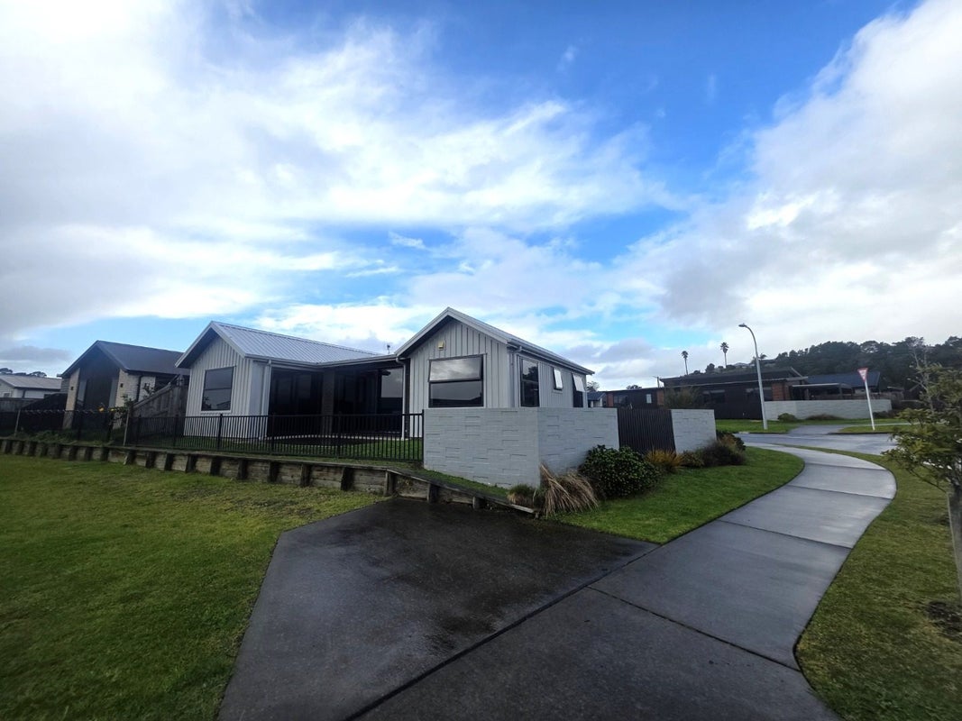 1 Tangaroa Place, Poike, Tauranga - Carousel 14