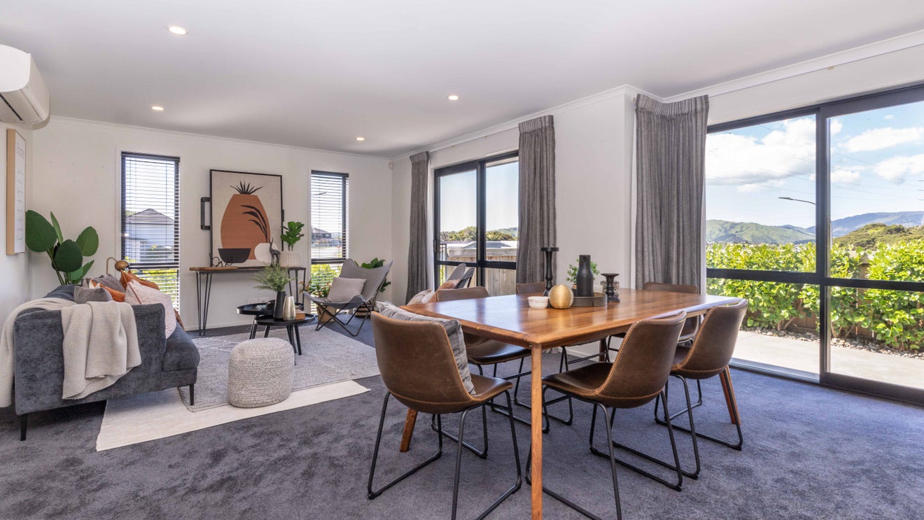 143 NAVIGATION DR, WHITBY, PORIRUA - Carousel 2