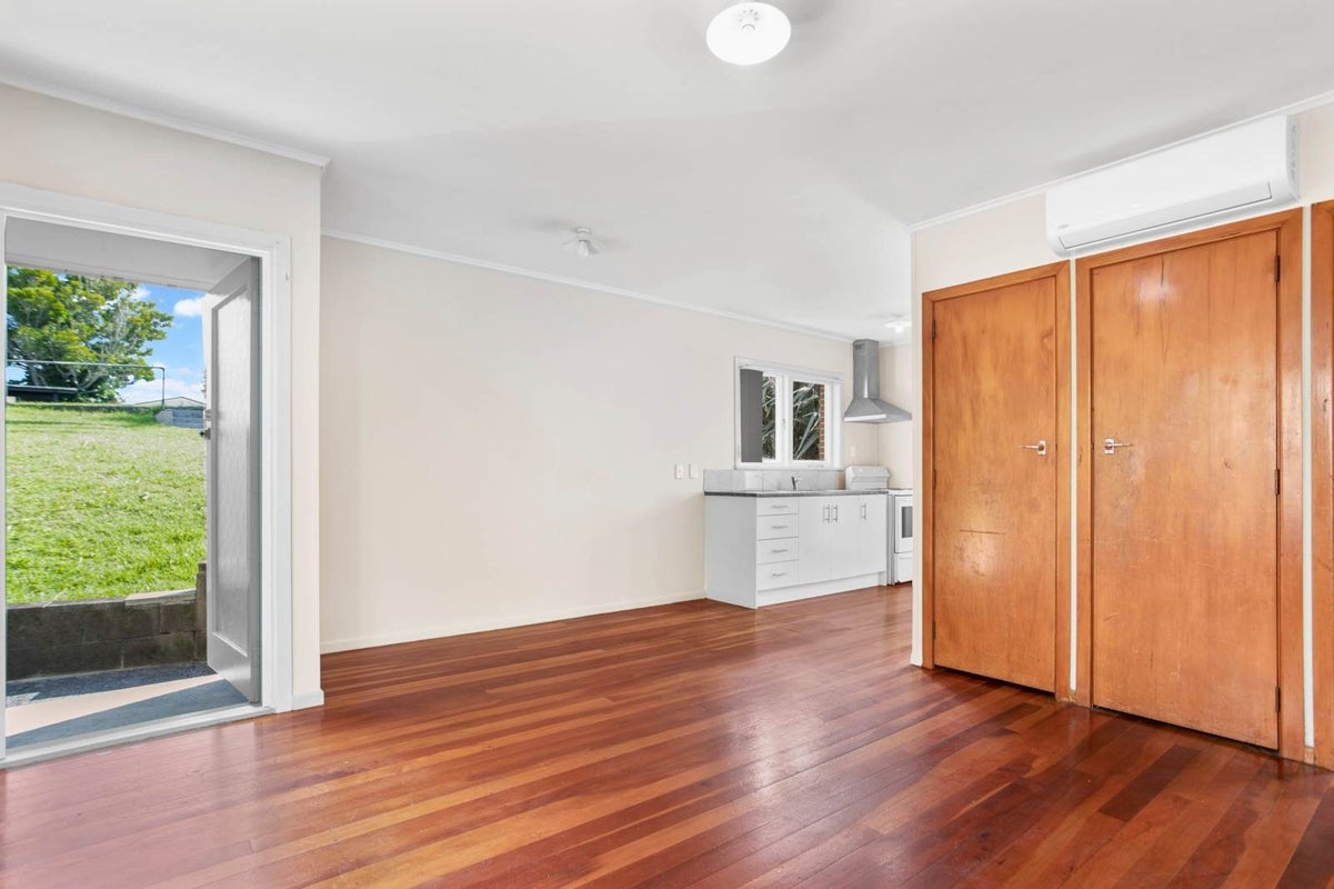 1/125 Donovan Street, Blockhouse Bay, Auckland - Carousel 2