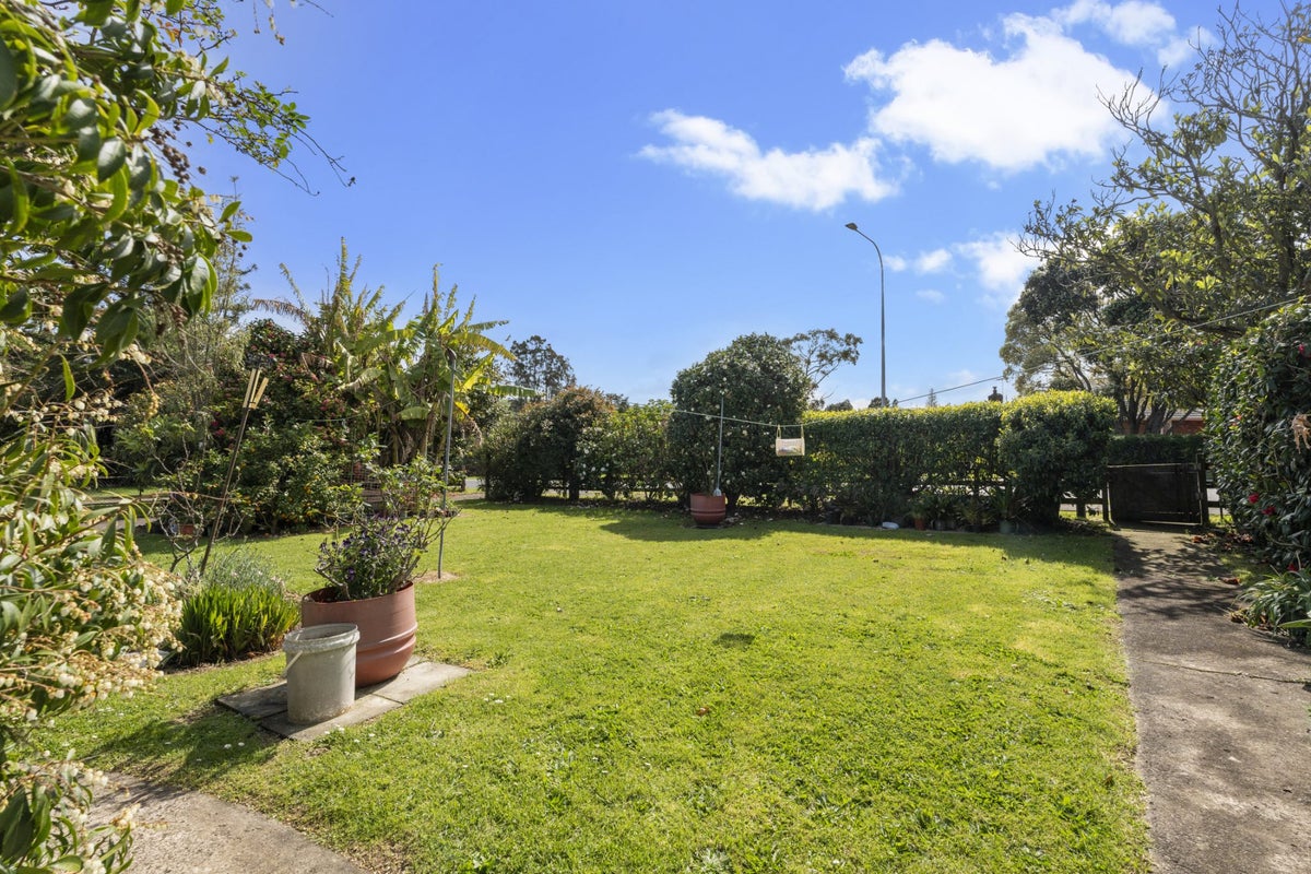 22 Walmsley Road, Mangere, Auckland - Carousel 17