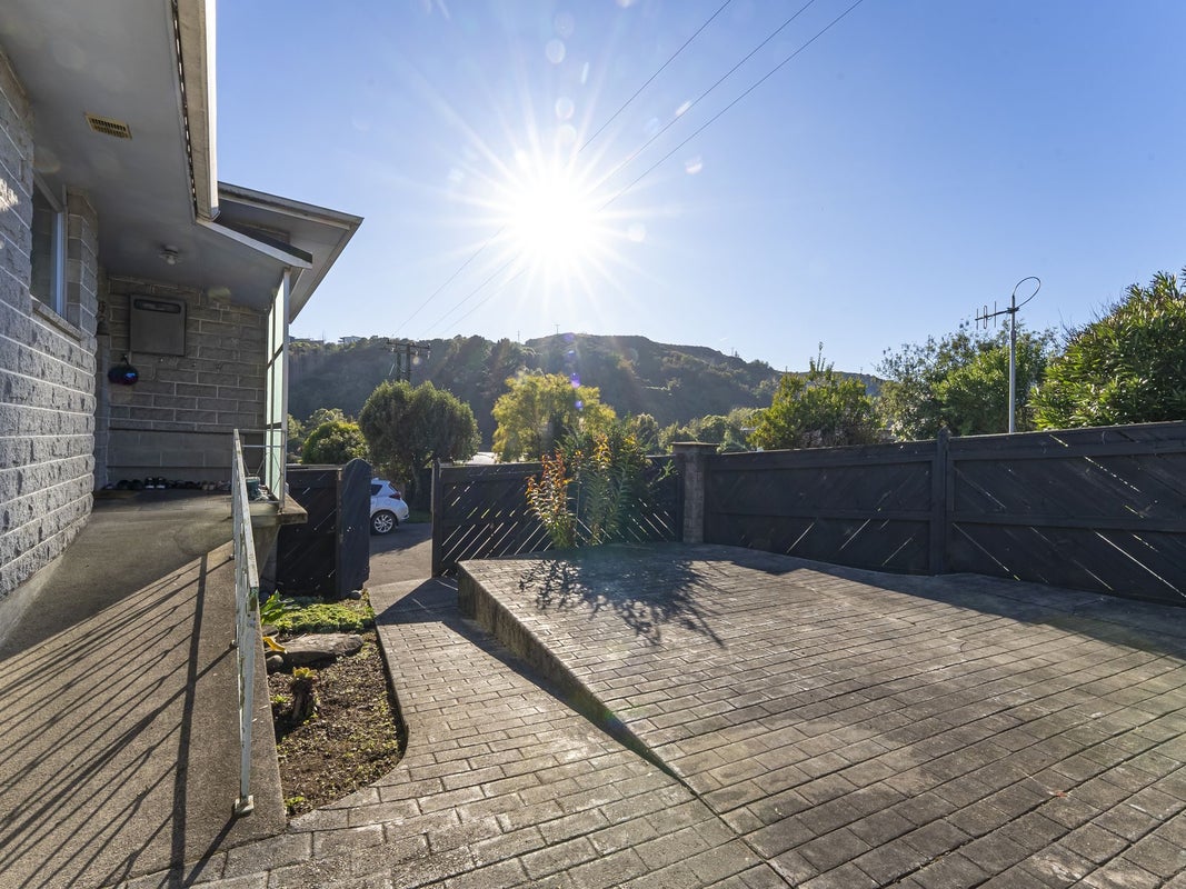 1/1 Cawthron Crescent, Annesbrook, Nelson - Carousel 13