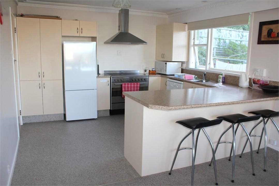 20 Preston Crescent, Belleknowes, Dunedin - Carousel 2