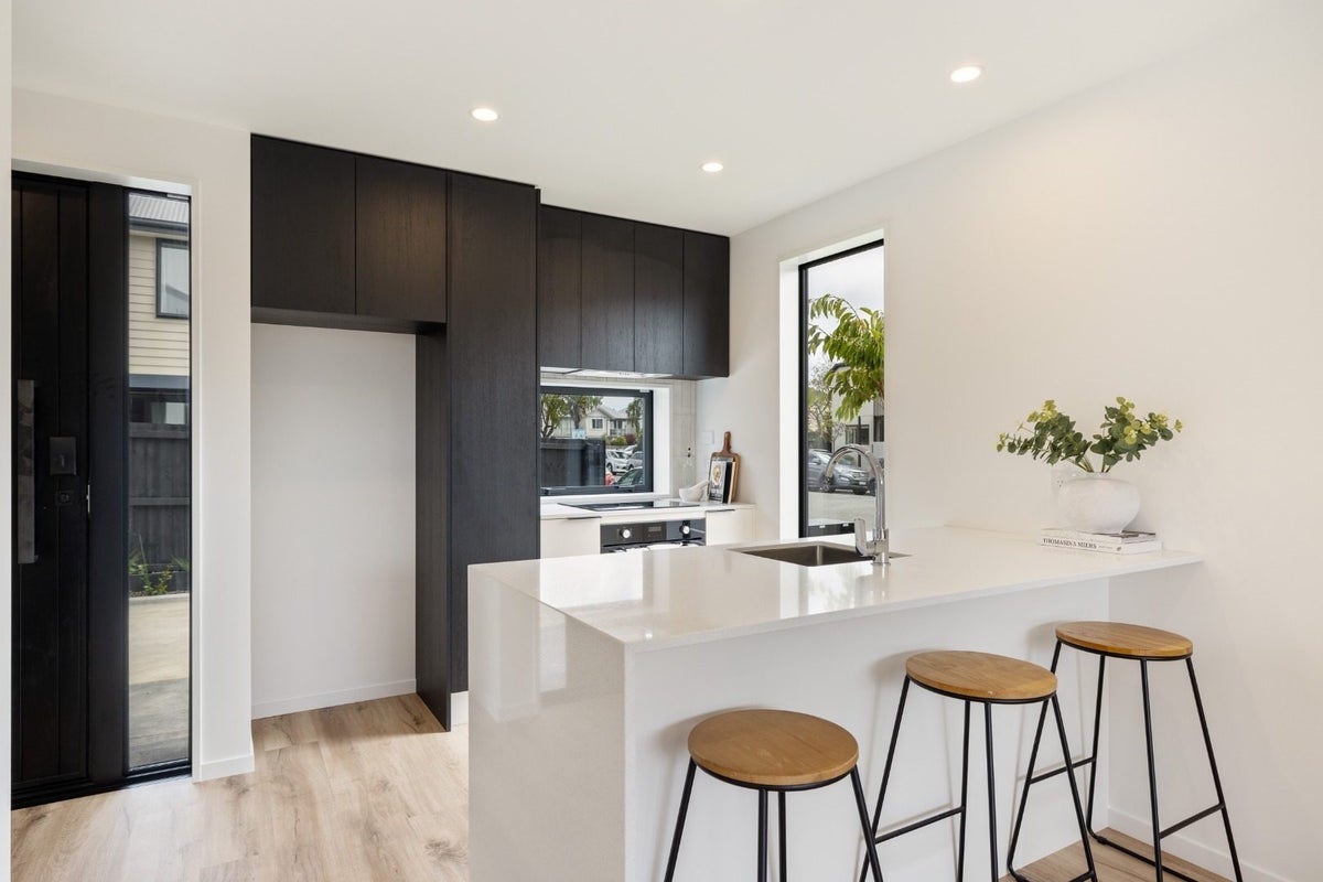 4/498 Manchester Street, St Albans, Christchurch - Carousel 1