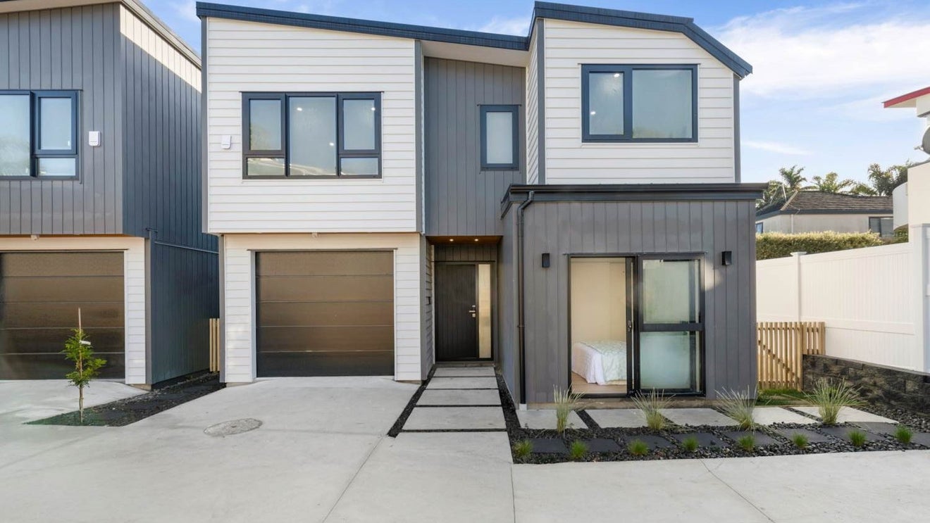 24C Camwell Close, Bucklands Beach, Auckland - Carousel 1