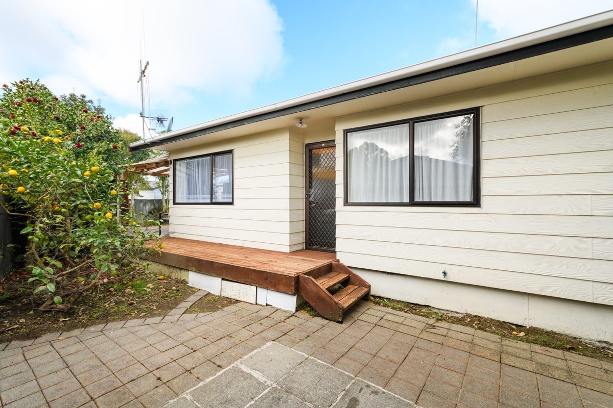 2 Bevan Place, Cloverlea, Palmerston North - Carousel 25