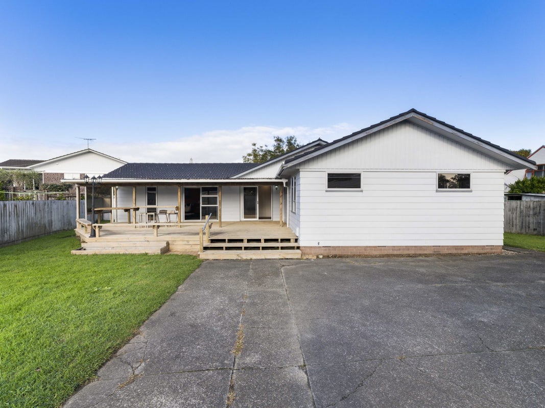 8 Suwyn Place, Weymouth, Auckland - Carousel 1