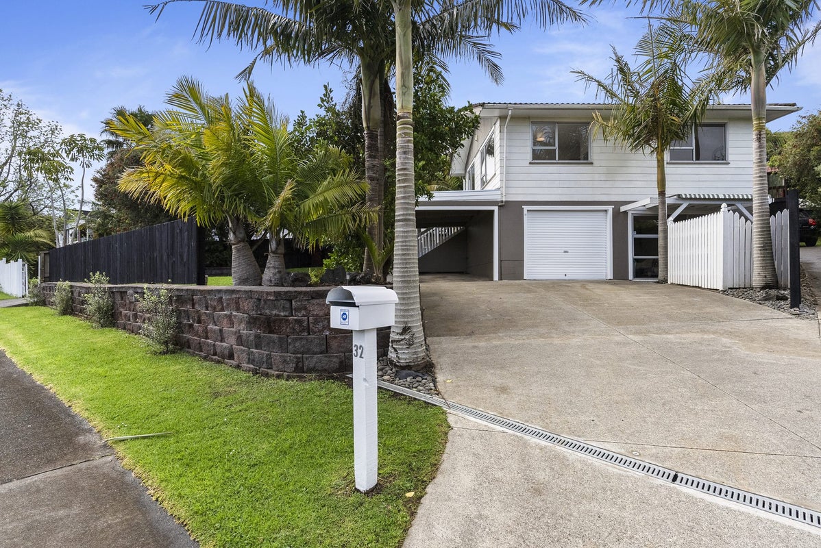 32 Archmillen Avenue, Pakuranga Heights, Auckland - Carousel 1