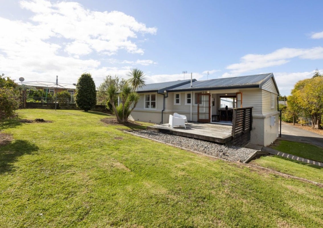 50 Mansel Avenue, Hillcrest, Hamilton - Carousel 16