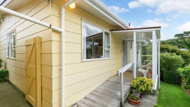 107A Fraser Avenue, Johnsonville, Wellington - Carousel 1