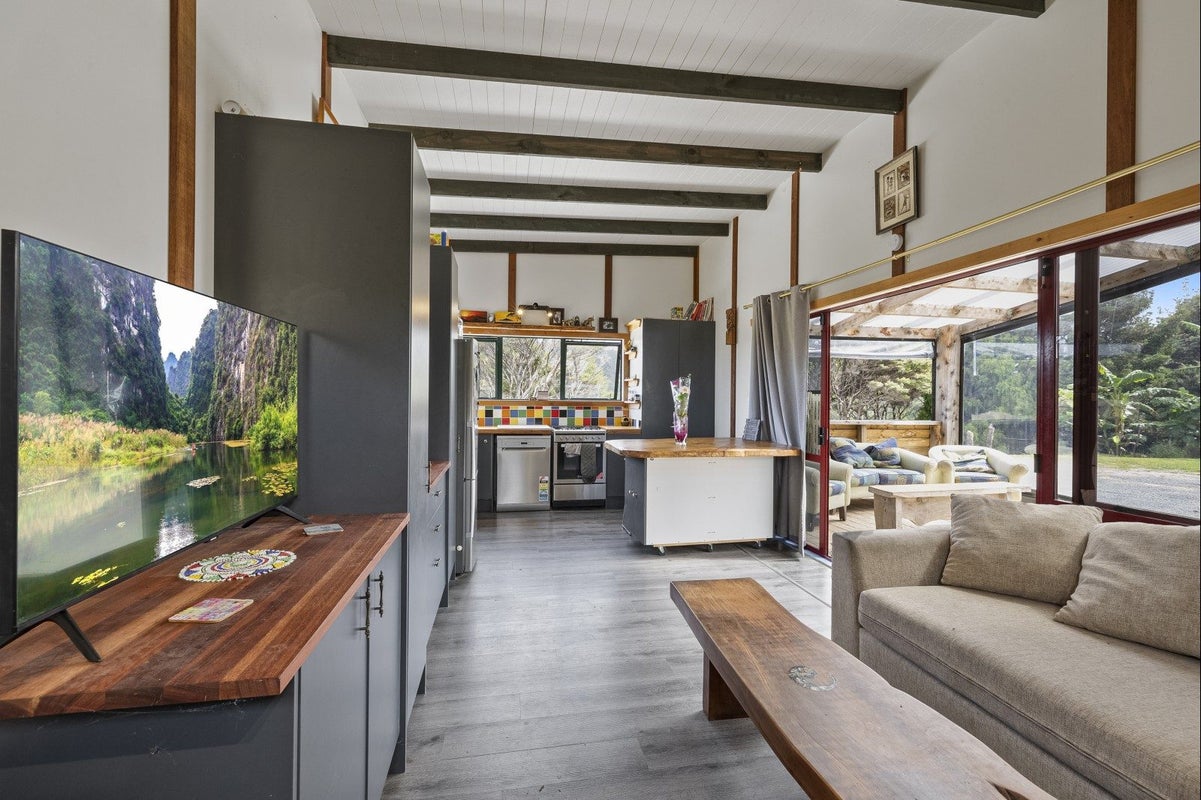210 Wonderview Lane, Hakaru, Kaiwaka - Carousel 1