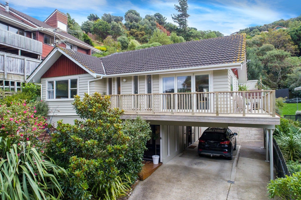 6 Maybury Way, Island Bay, Wellington - Carousel 1