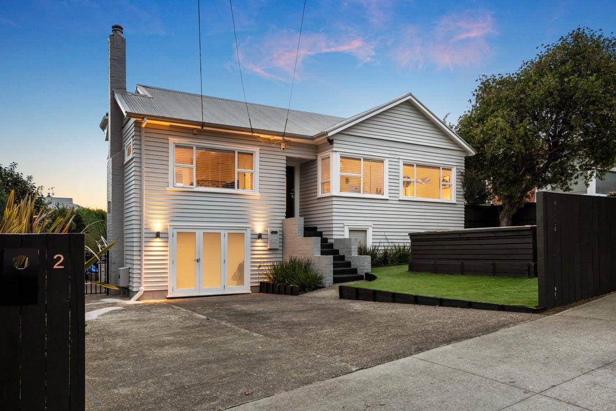 2 Mountfield Terrace, Mount Albert, Auckland - Carousel 1