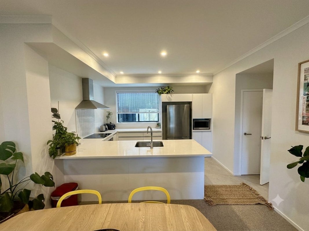 5 Huataki Road, Northcote, Auckland - Carousel 2
