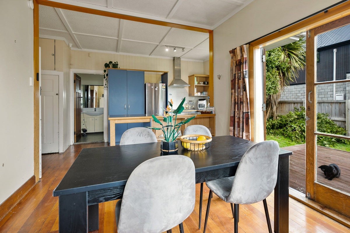 90 Dinsdale Road, Dinsdale, Hamilton - Carousel 2