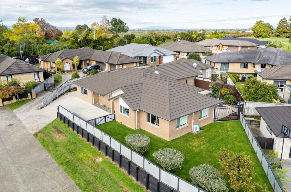 4 Stanton Place, Huntington, Hamilton - Carousel 1