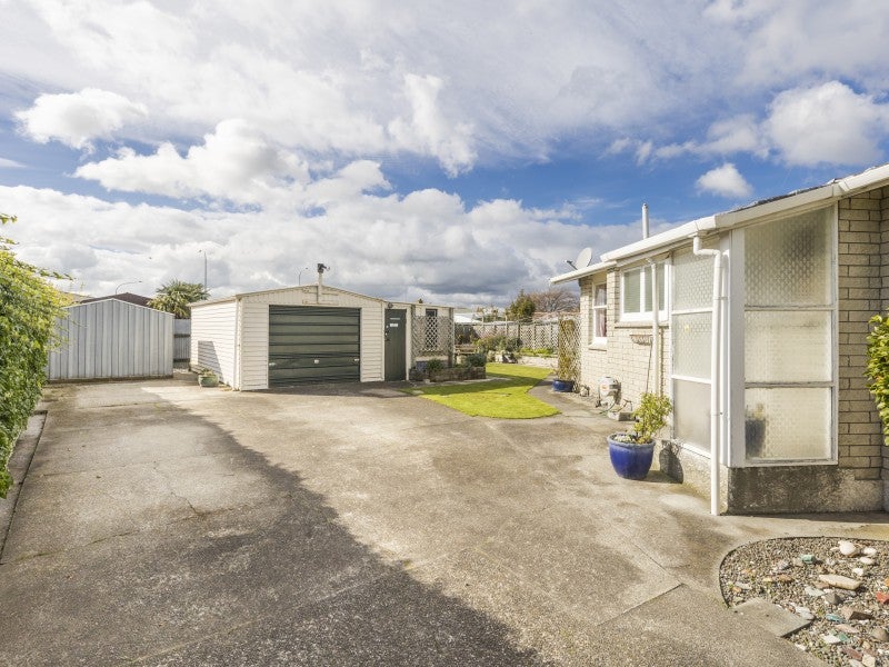 21 Apollo Parade, Milson, Palmerston North - Carousel 2