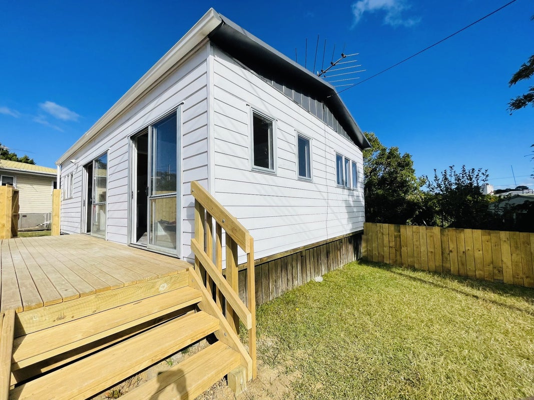 95 Connell Street, Blockhouse Bay, Auckland - Carousel 1