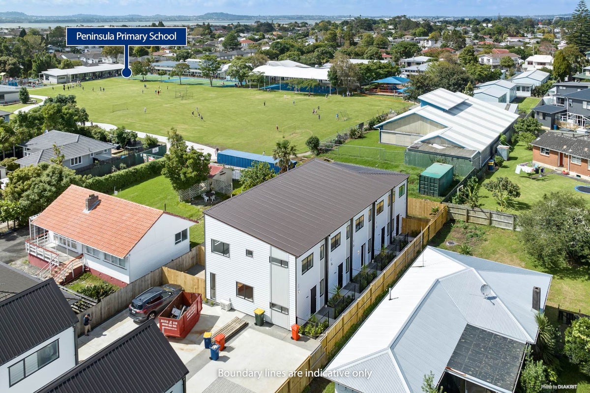 4/69 Wharf Road, Te Atatu Peninsula, Auckland - Carousel 16