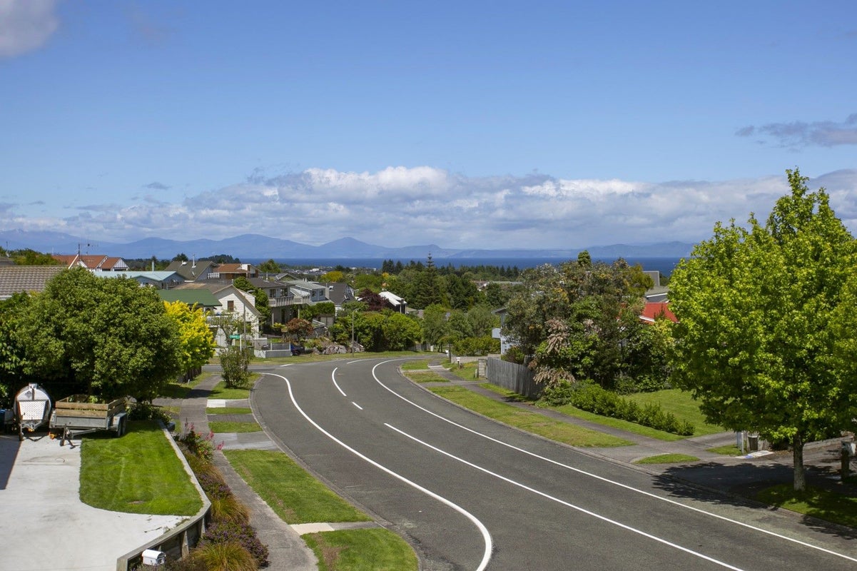 7 Hampstead Place, Richmond Heights, Taupo - Carousel 2