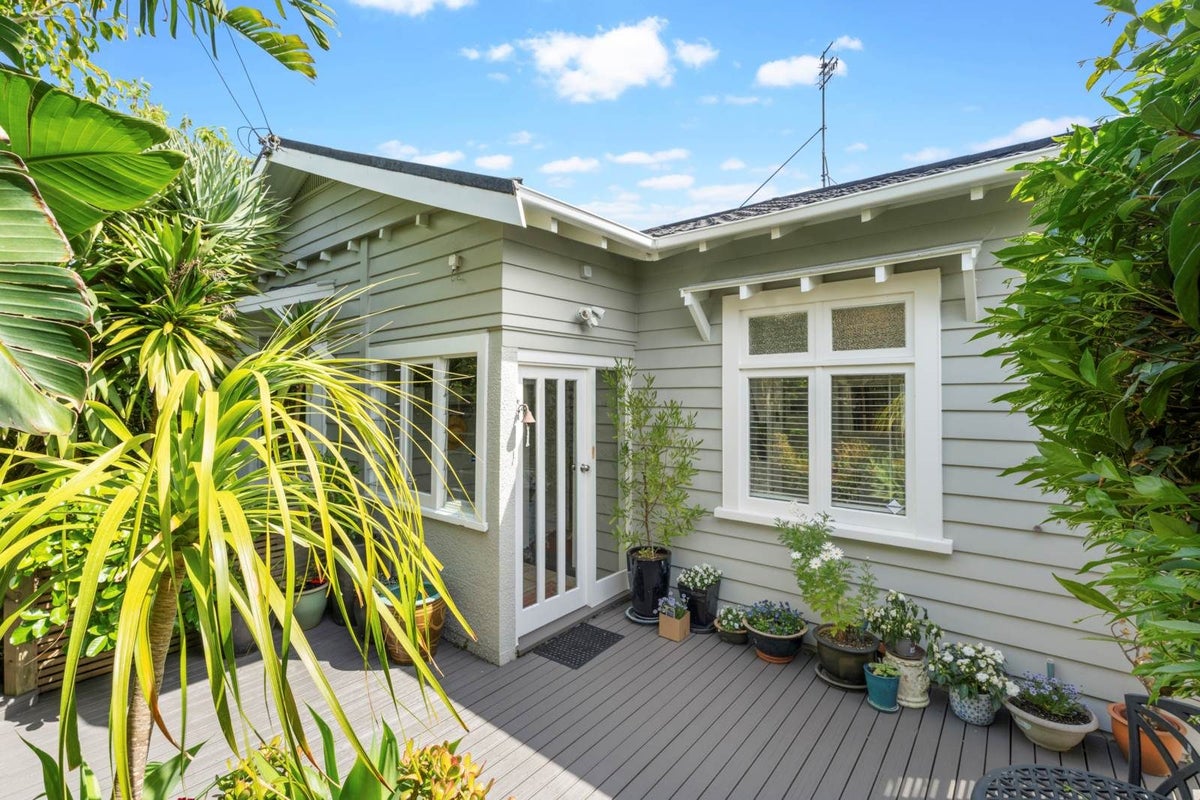48 Meadowbank Road, Meadowbank, Auckland - Carousel 1
