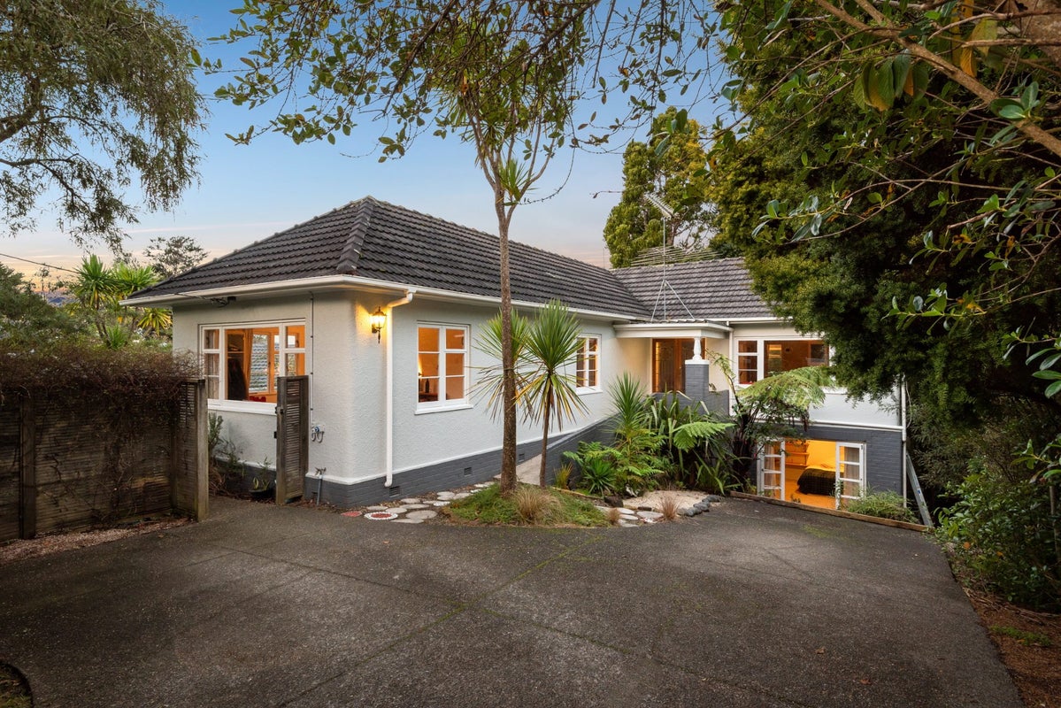 176 Atkinson Road, Titirangi, Auckland - Carousel 1