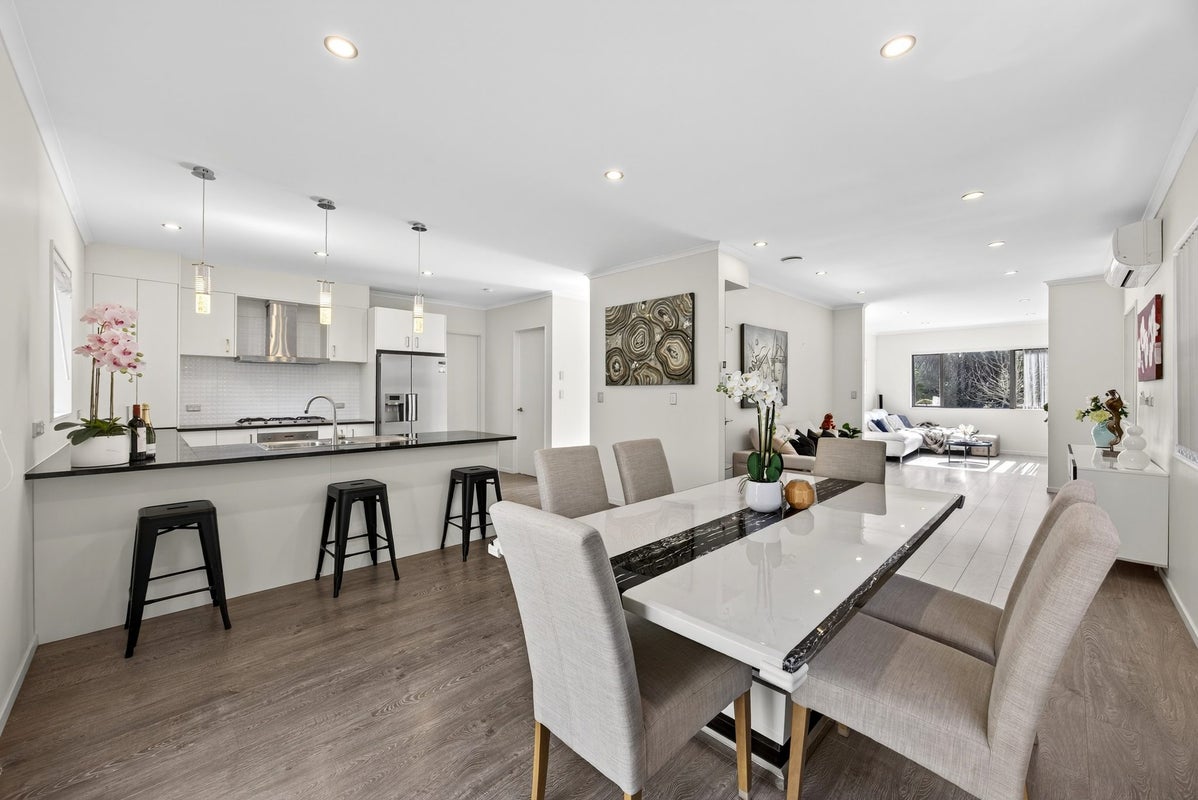 63 Silvana Drive, Flat Bush, Auckland - Carousel 1