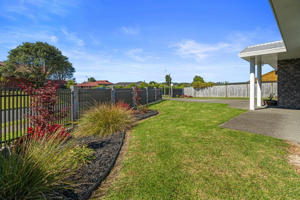 17 Merlot Heights, Huapai, Kumeu - Carousel 20