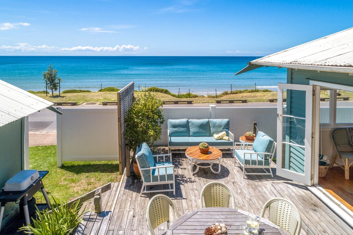 35 The Strand, Onetangi, Waiheke Island - Carousel 1