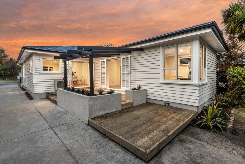18 Pinewood Avenue, North New Brighton, Christchurch - Carousel 1
