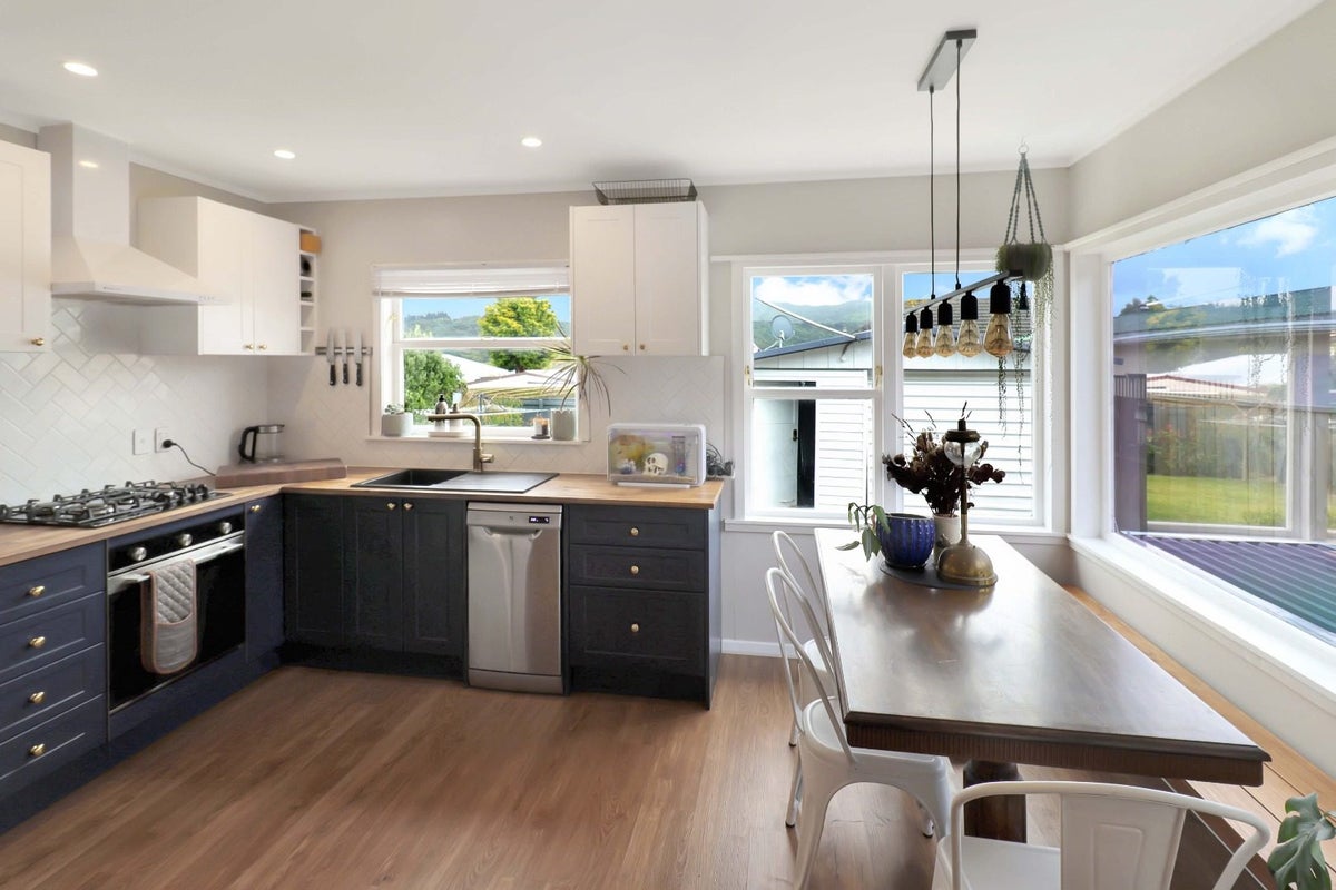 25 Thirlmere Street, Wainuiomata, Lower Hutt - Carousel 2