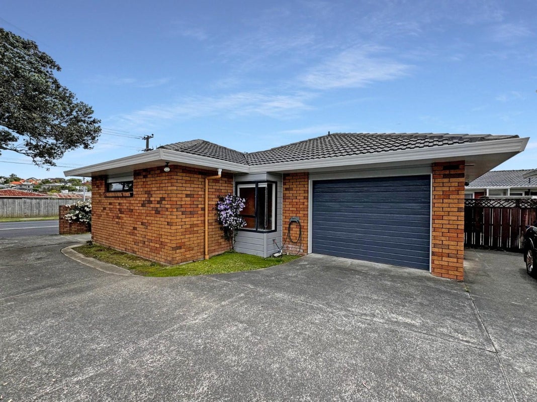 1/12 Shakespeare Road, Milford, Auckland - Carousel 18