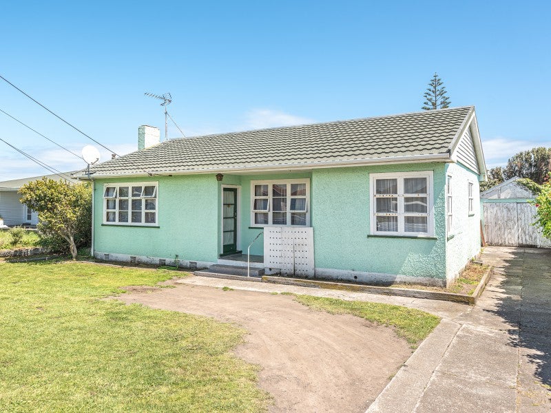 9 Cornfoot Street, Castlecliff, Whanganui - Carousel 1